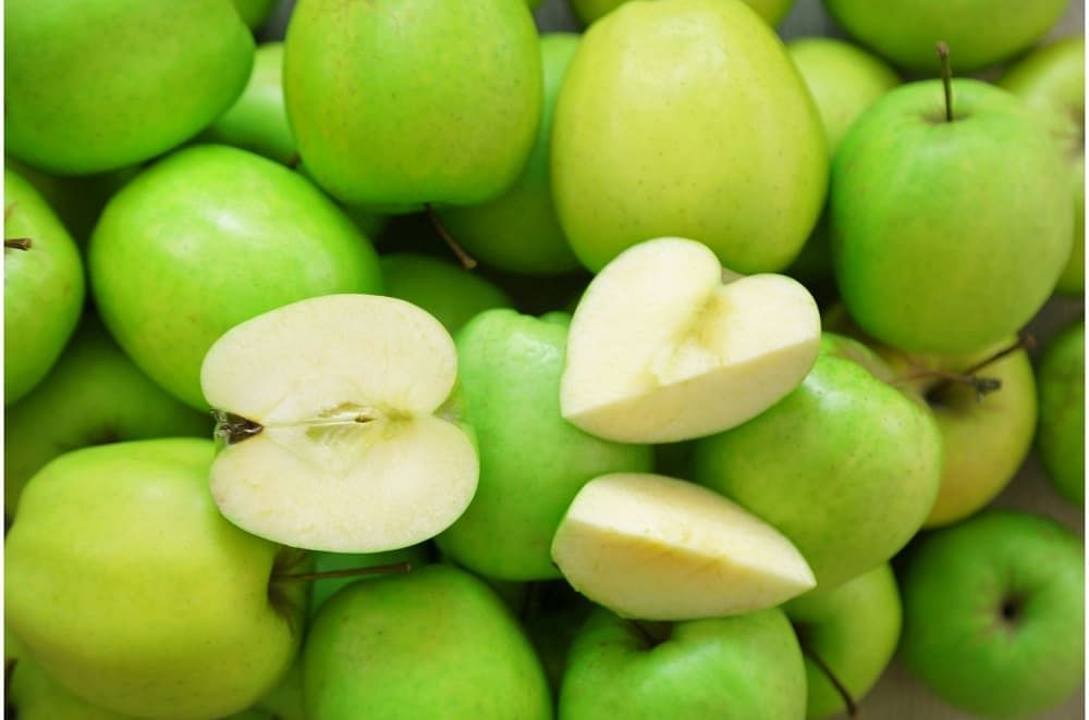 Green Apple: Nutrition, Health Benefits, Varieties & More