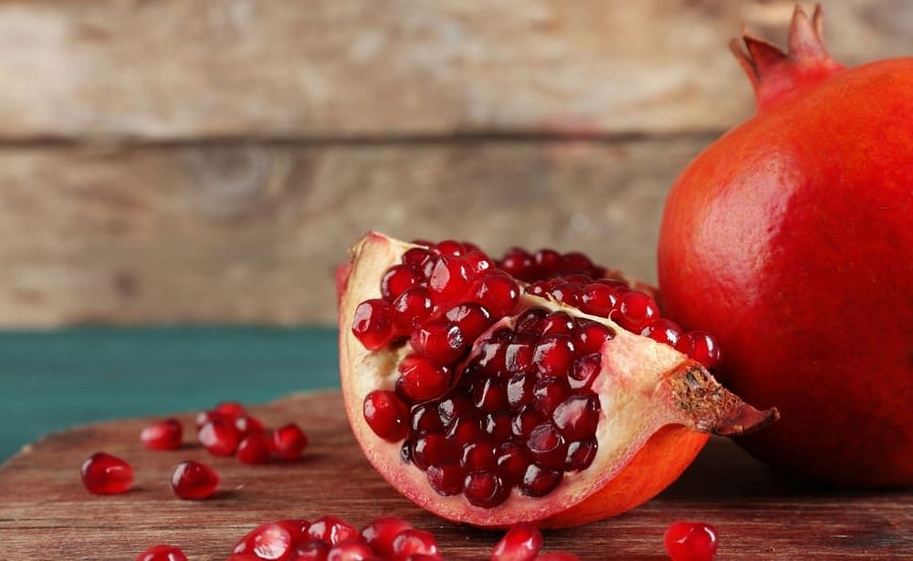 Should You Eat Pomegranate During Pregnancy? Facts vs Myths ~ Science Backed