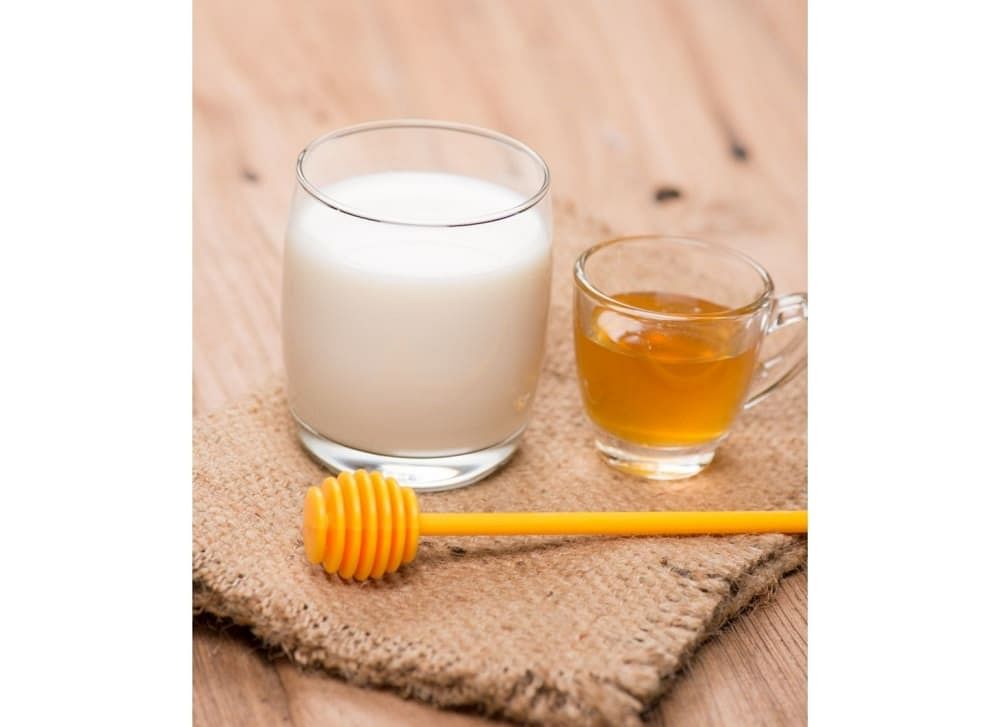 10 Benefits of Milk With Honey You Should Know About!