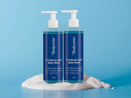 https://ik.bebodywise.com/mosaic-wellness/image/upload/f_auto,w_800,c_limit/v1645107203/staging/products/1-salicylic-acid-body-wash/PACK%20OF%202/0.png