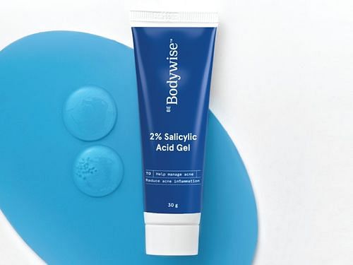https://ik.bebodywise.com/mosaic-wellness/image/upload/f_auto,w_800,c_limit/v1648210350/staging/products/acne-spot-correction/0_2SAG/CAROUSEL/0_2.png